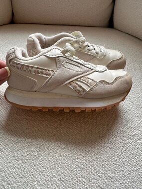 Reebok Kids Cream & Gum Retro Runner Sneakers